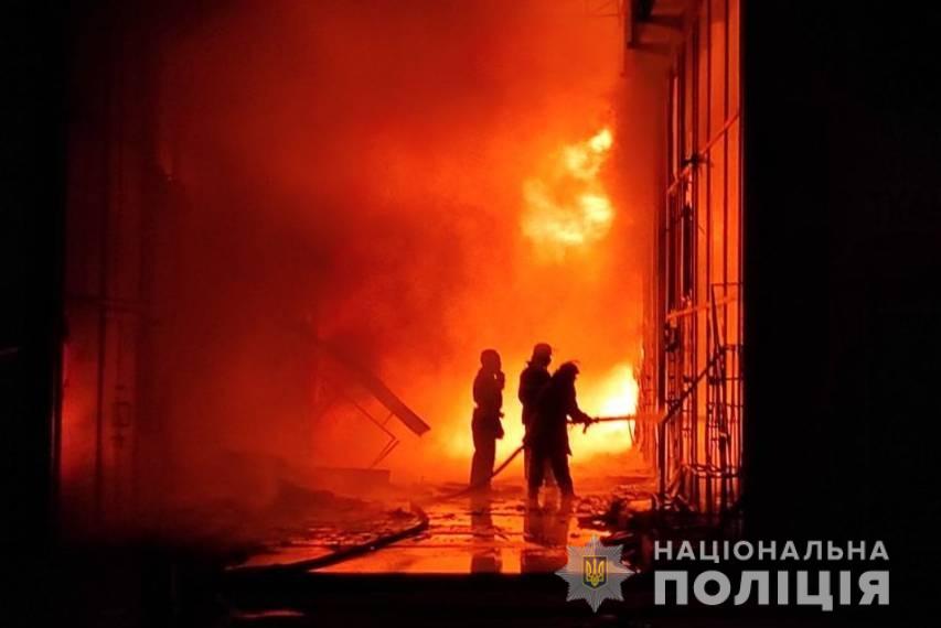 Масштабный пожар на “Барабашова”: полиция открыла уголовное дело