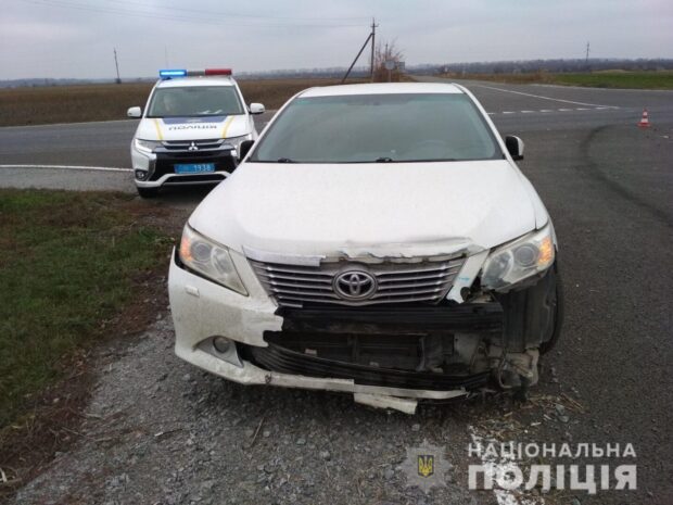 В результате аварии под Харьковом пострадали водитель и трое пассажиров