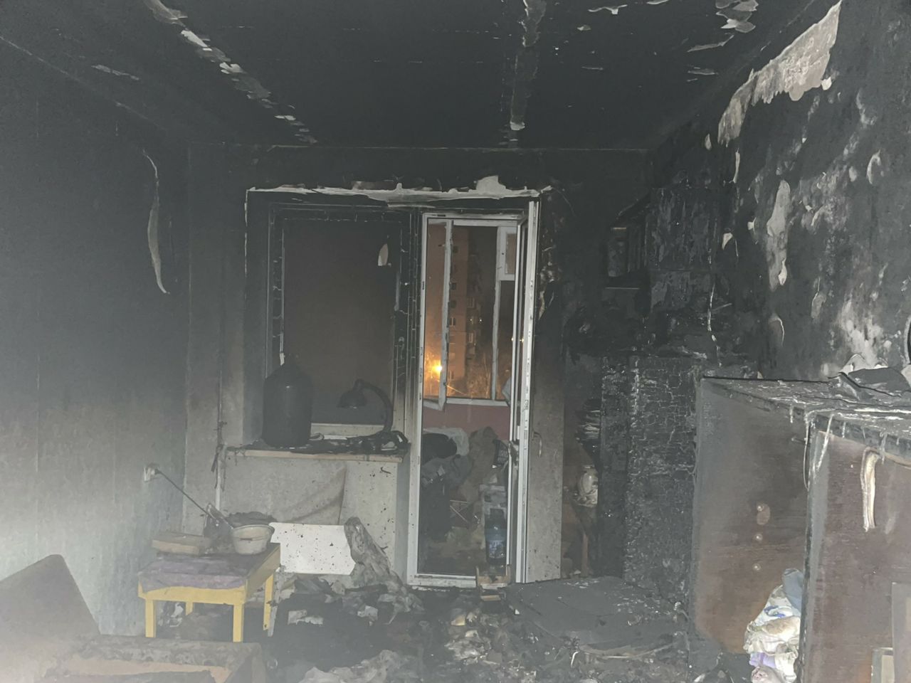 В Харькове на пожаре в девятиэтажном доме погибла пожилая женщина