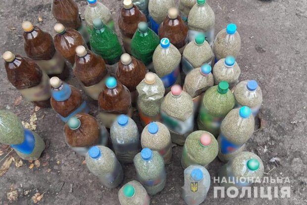 Харьковские полицейские изъяли марихуаны более чем 300 000 гривен