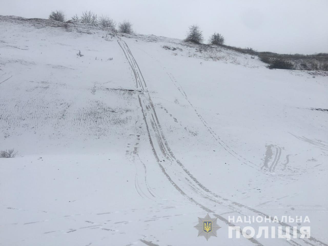 В Харьковской области погиб 11-летний мальчик: съезжал с горки на санках, упал и ударился головой