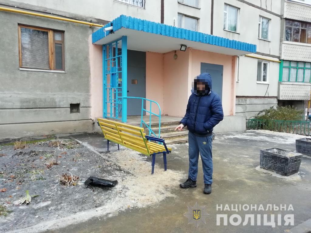 В Харькове мужчина пытался украсть 7 тысяч долларов США по схеме «ваш родственник в полиции», но попал в руки полиции