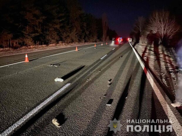 В Харьковской области насмерть сбили мужчину, который переходил дорогу в неустановленном месте