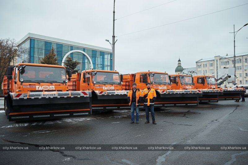 На коммунальные предприятия Харькова поступила новая спецтехника
