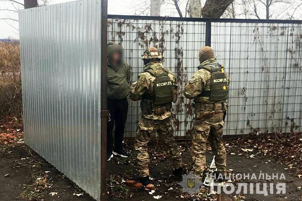 Под Харьковом задержали супругов, которые организовали Интернет-магазин для продажи наркотиков