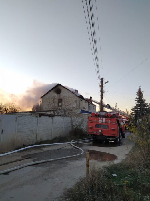 В Харькове в гараже сгорел автомобиль