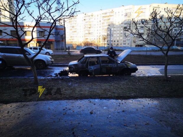 В Харькове во время движения загорелся автомобиль