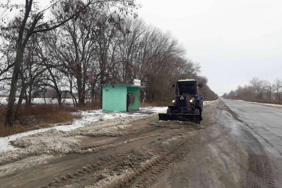 На дорогах Харьковской области работают 88 единиц техники и 130 рабочих