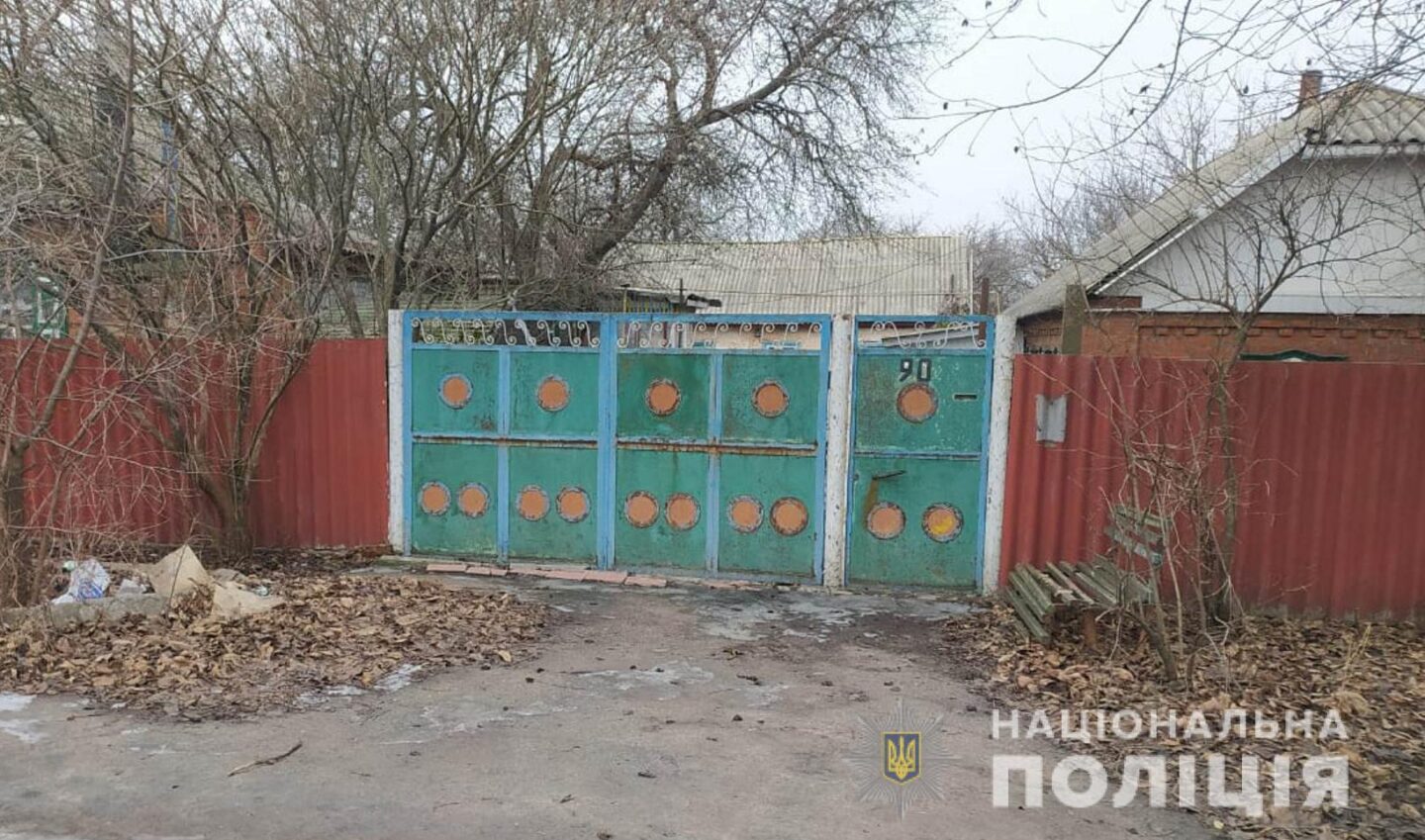 На Харьковщине рецидивист арендовал дом и вынес оттуда ванну, и чугунные батареи