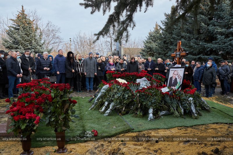 В Харькове на сороковой день после смерти почтили память Кернеса