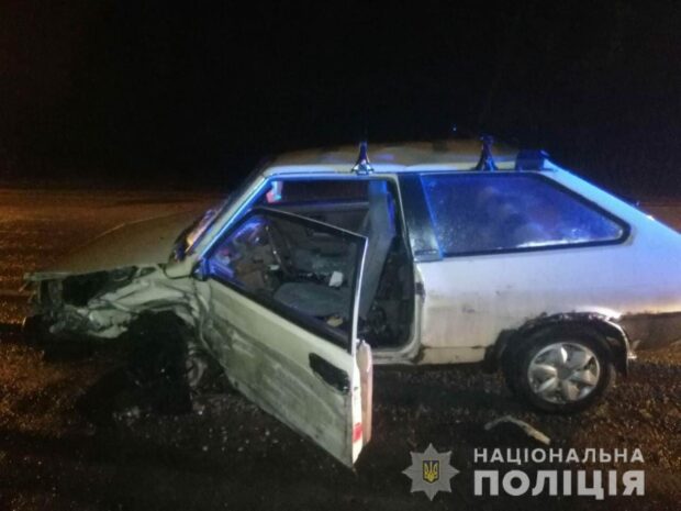 В Харькове водитель врезался в два автомобиля: три человека попали в больницу