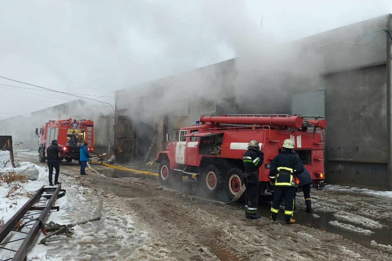 В Харькове горело складское помещение
