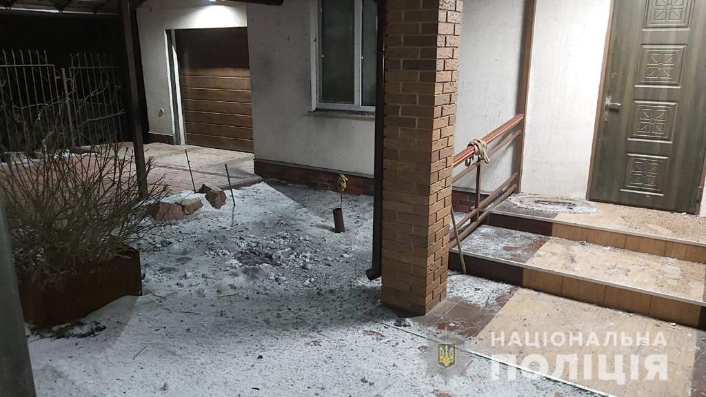 В поселке Рогань мужчине во двор бросили гранату РГД-5