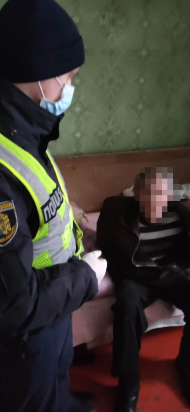 Под Харьковом мужчина во время пьянки едва не зарезал собутыльника