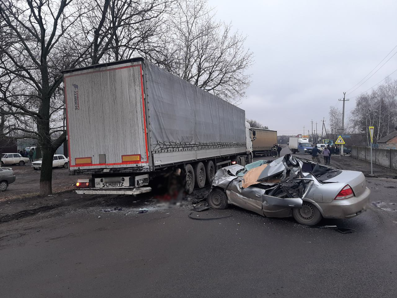 В Харьковской области после столкновения с грузовиком погиб водитель легкового авто