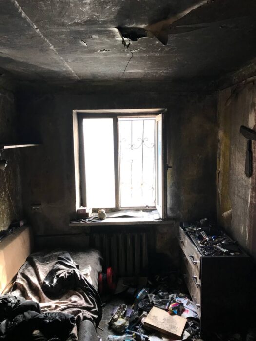 В Харькове в пятиэтажном доме сгорела квартира: погиб хозяин