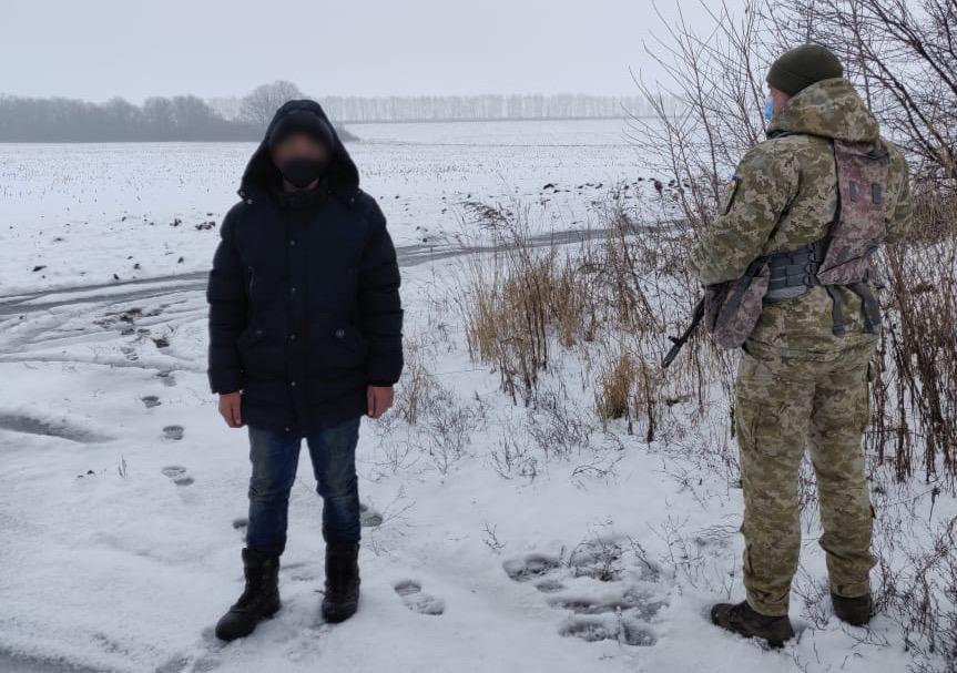 В Харьковской области на границе остановили подростка, который направлялся в Москву