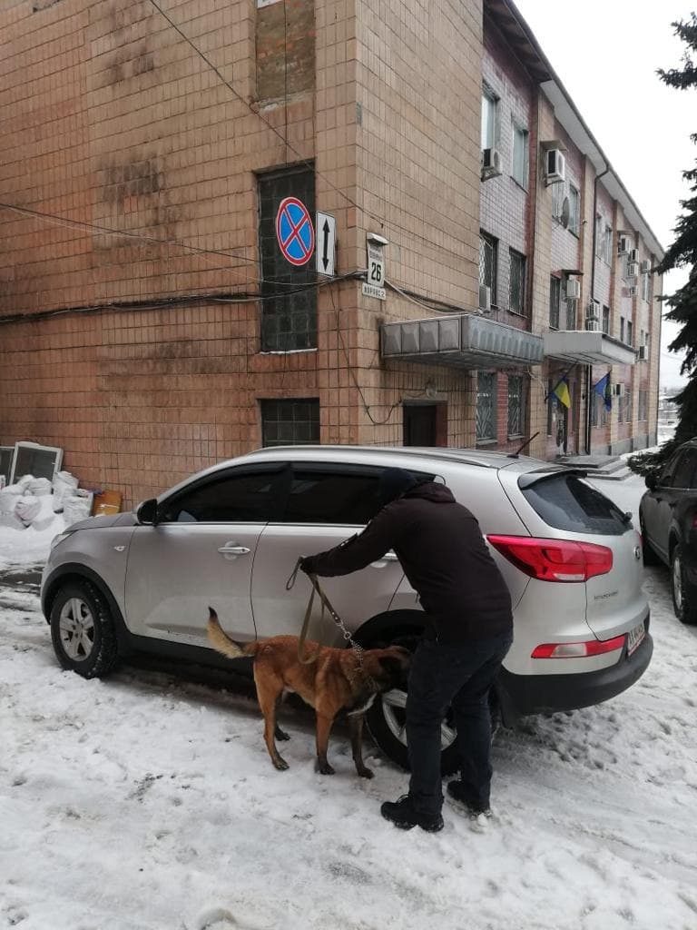 В Харькове в сервисном центре МВД и апелляционном суде искали бомбу