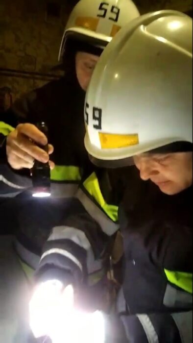 В Харьковской области спасатели помогли ребенку снять гайку с пальца руки
