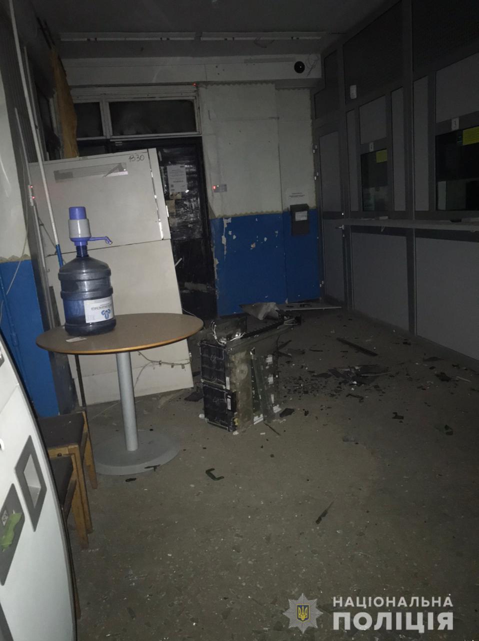 В Харьковской области неизвестные подорвали банкомат