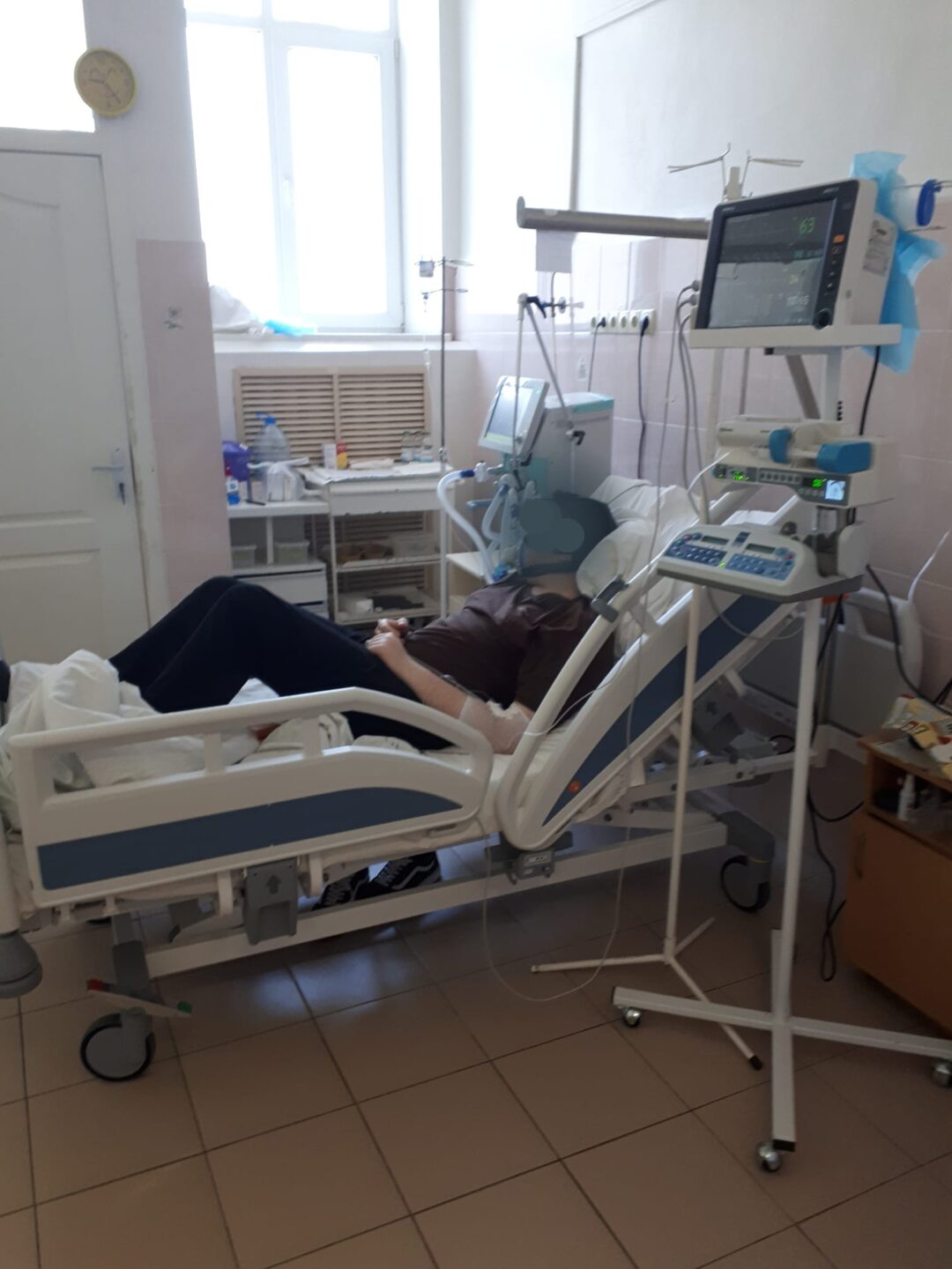 В Харькове реанимации заполнены больными COVID-19, кислородных мест почти не осталось - анестезиолог