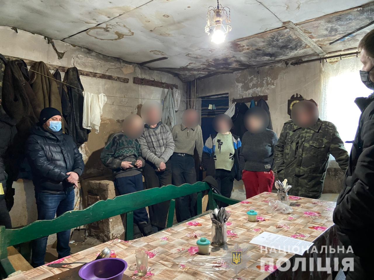 На Харьковщине полиция разоблачила мужчину, который вербовал и эксплуатировал людей