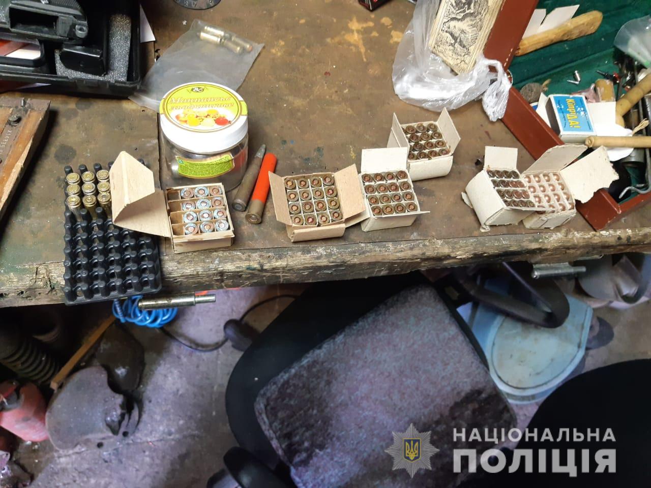 У жителя Харьковщины полицейские изъяли оружие и боеприпасы