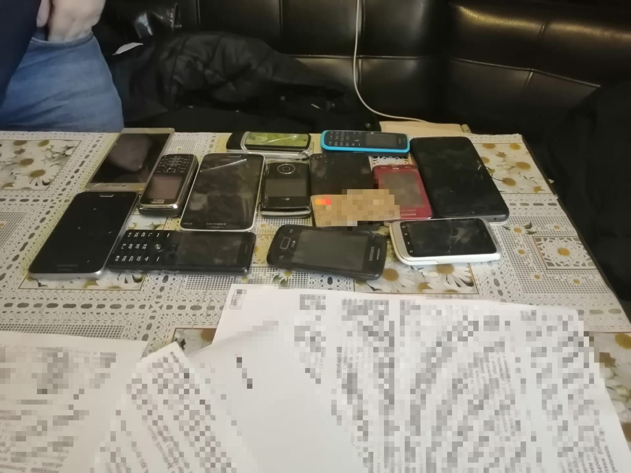 Воровали миллионы через почтового оператора: правоохранители разоблачили схему заключенных (видео)