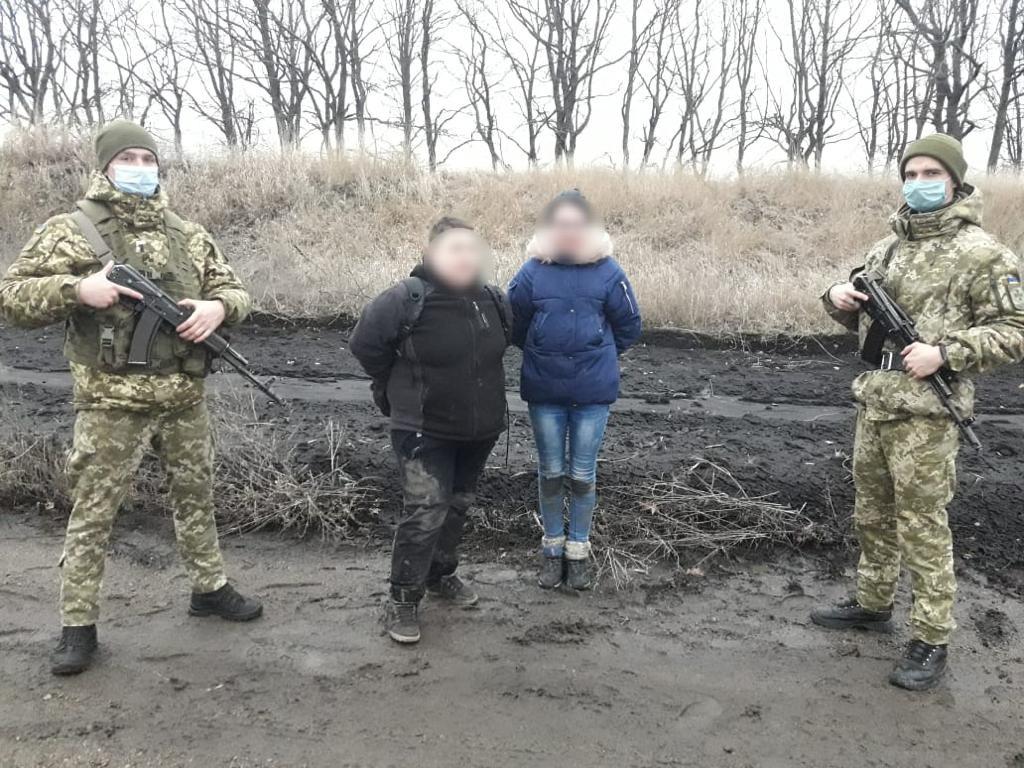 В Харьковской области две наркоторговки из России пытались нелегально перейти границу