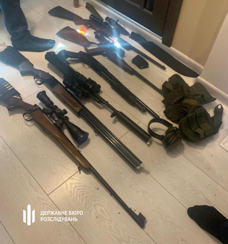 В Харькове полицейского подозревают в причастности к незаконной выдаче разрешений на оружие