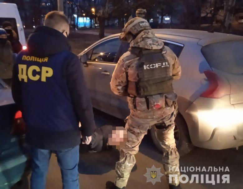 В Харькове задержали "активистов", которые занимались вымогательством с ассенизаторов (видео)