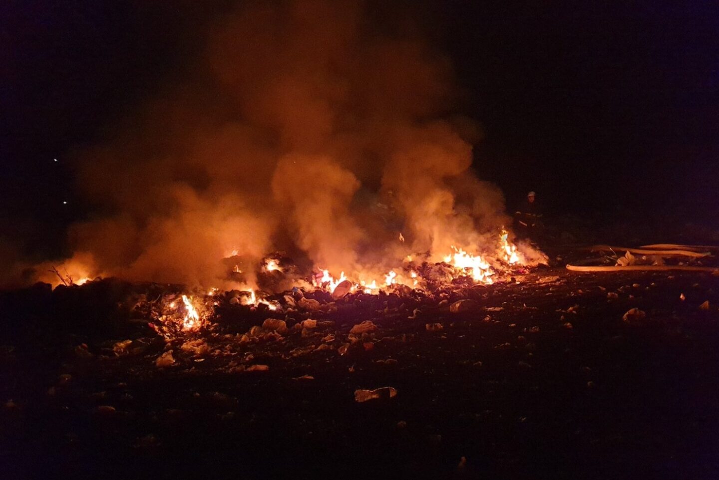 В Харьковской области горела свалка