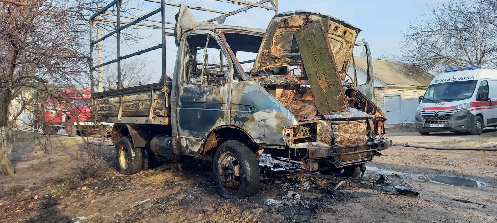 В Харькове сгорел автомобиль автомобиль "Газель"