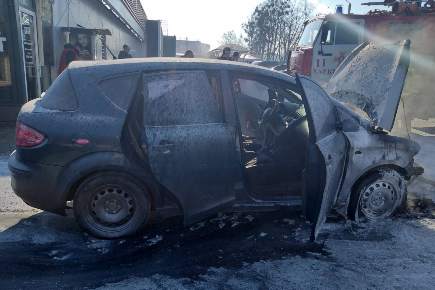 В Харькове из-за короткого замыкания сгорел автомобиль