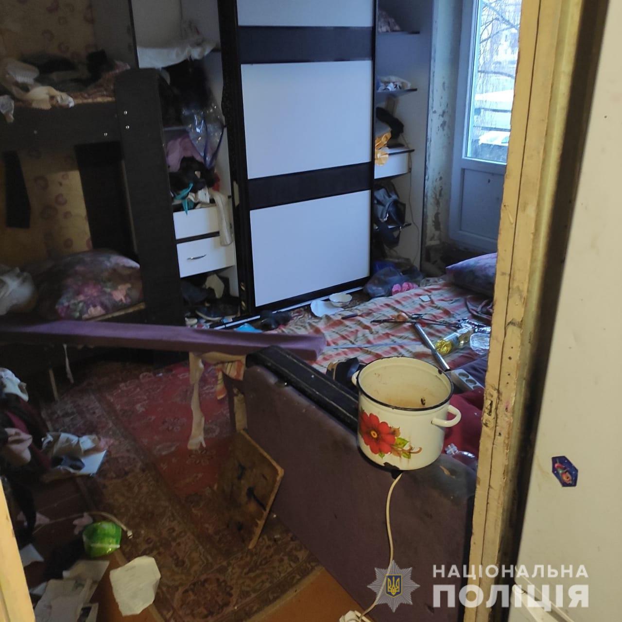 Под Харьковом женщина оставила детей дома и уехала в Киев