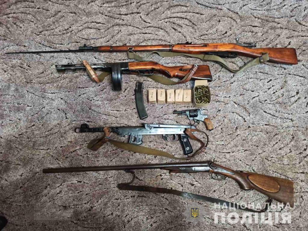 У жителя Харьковщины полицейские обнаружили арсенал оружия