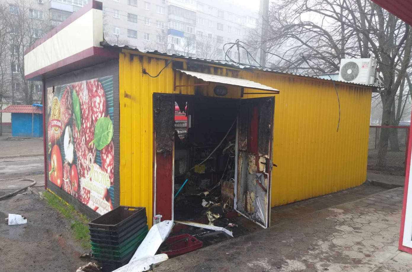 В Харькове сгорел продовольственный киоск