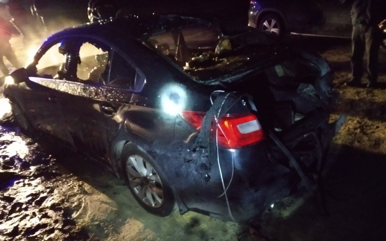 В Киевском районе Харькове ночью сгорело два автомобиля