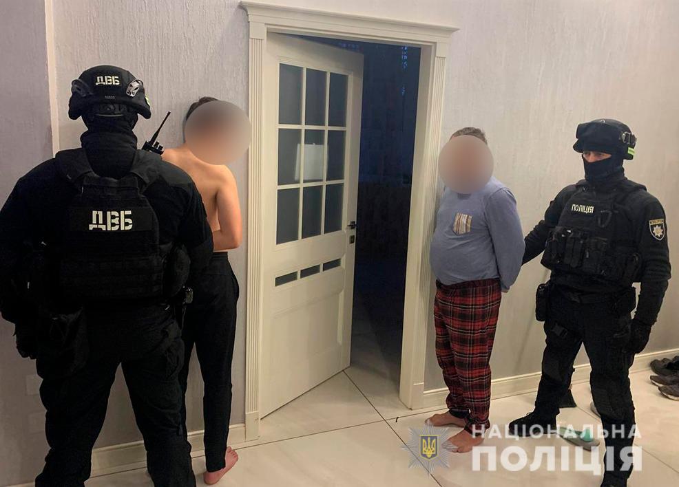 На Харьковщине провели спецоперацию по задержанию банды «черных риелторов»