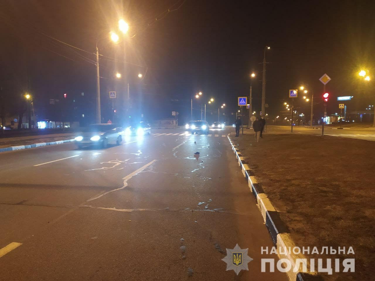 В Харькове под колесами автомобиля погиб сотрудник полиции: перебегал дорогу на красный