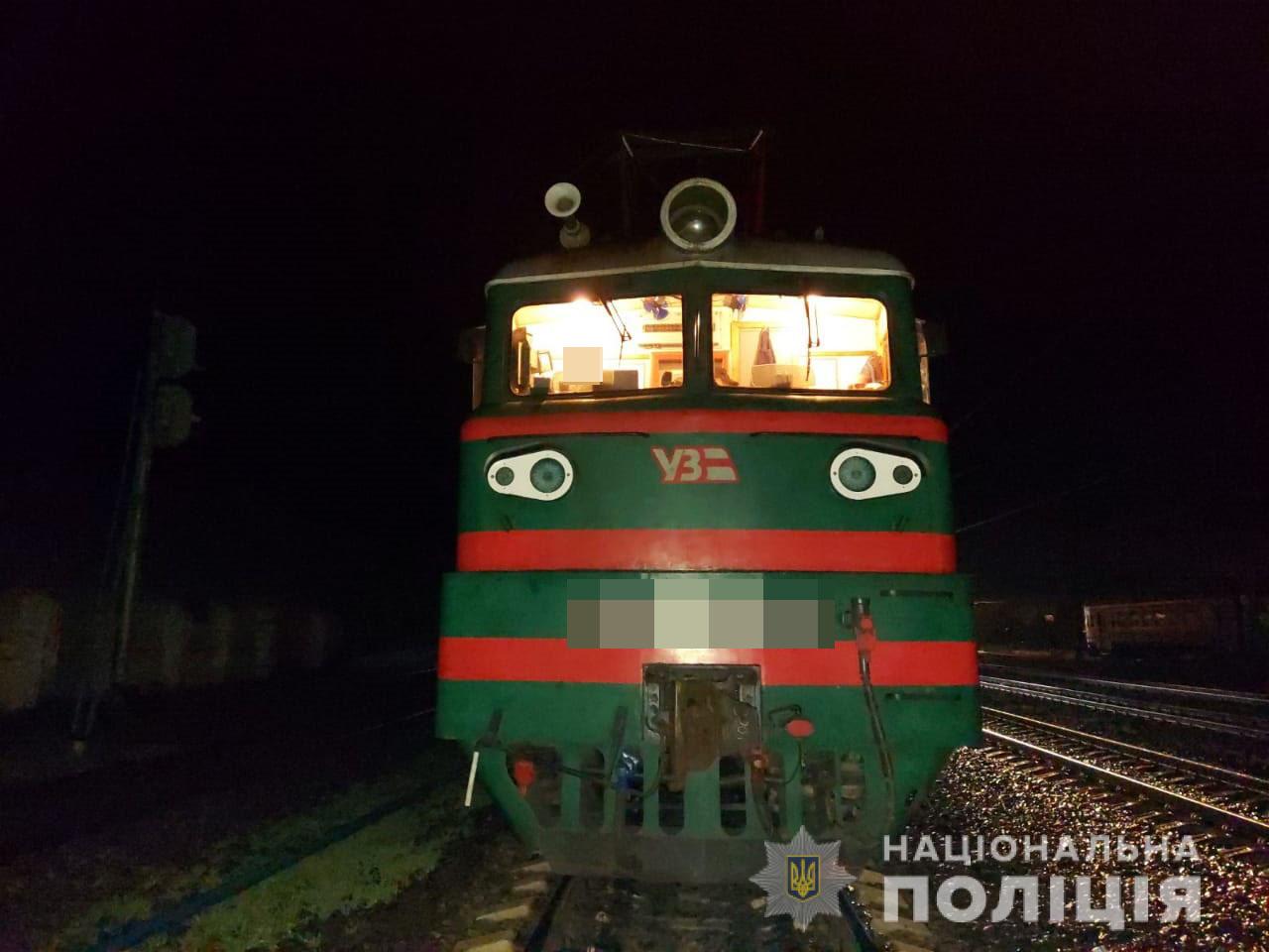 Под Харьковом под колесами поезда погиб мужчина