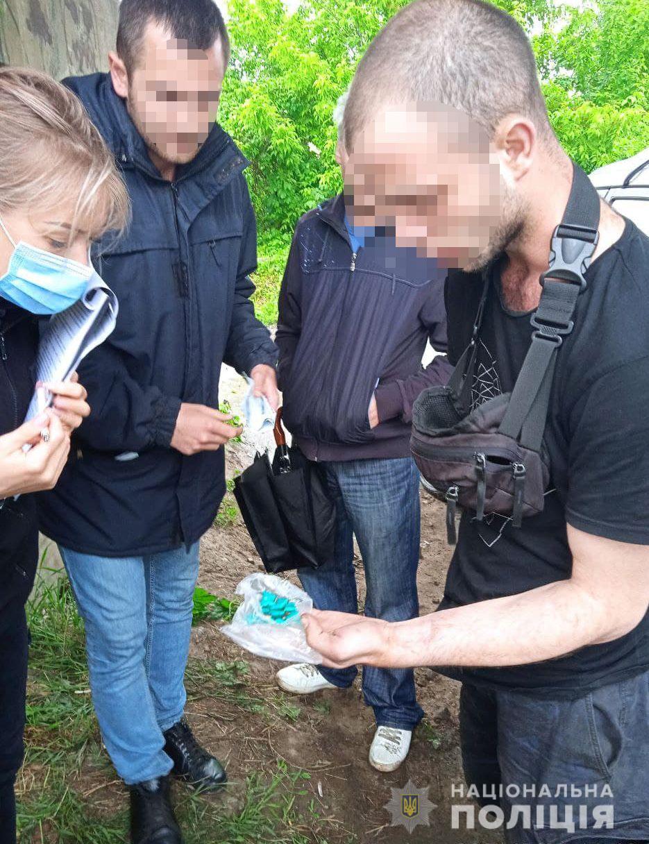 В Харькове задержали мужчину, который раскладывал "закладки"