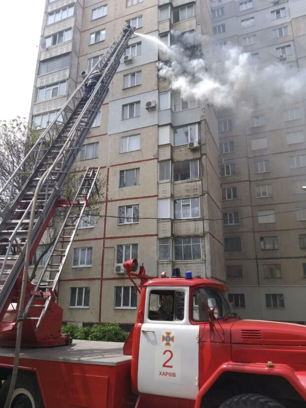 Во время пожара в жилом 16-этажном доме на Новых Домах эвакуировали 25 человек