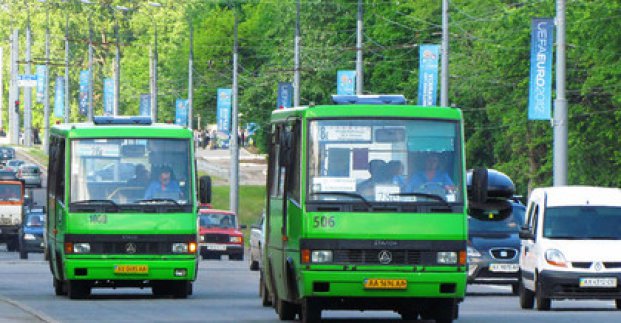 На Красную горку в Харькове откроют дополнительные автобусные маршруты