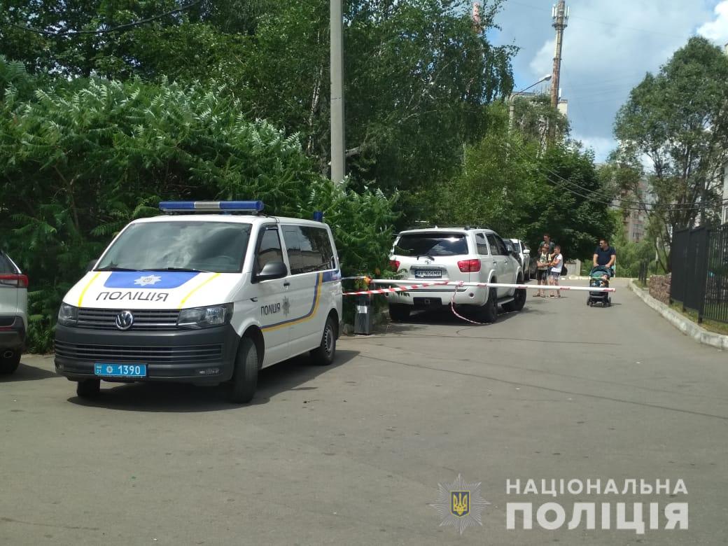 Стрельба на Салтовке: пострадавшего прооперировали, он в тяжелом состоянии - СМИ