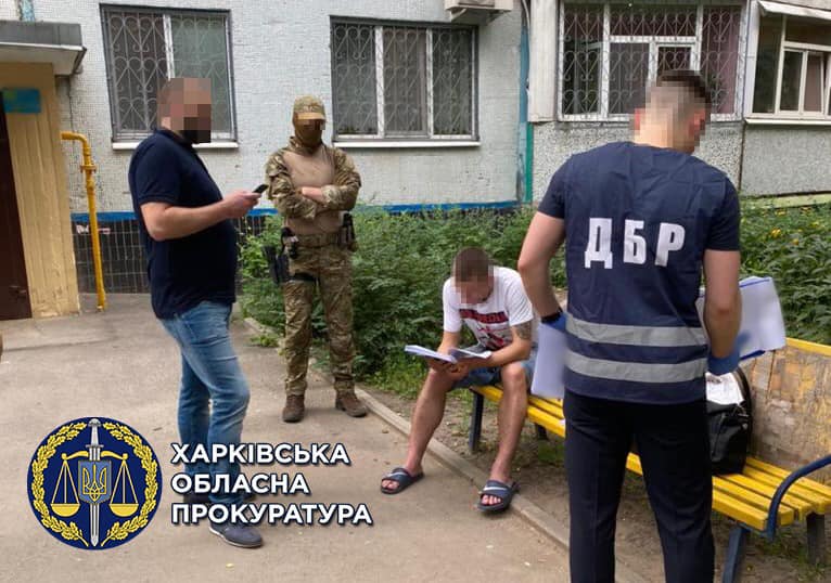В Харькове девять полицейских требовали взятки у наркозависимых: установлены случаи, когда полицейские делали "закладки" - прокуратура