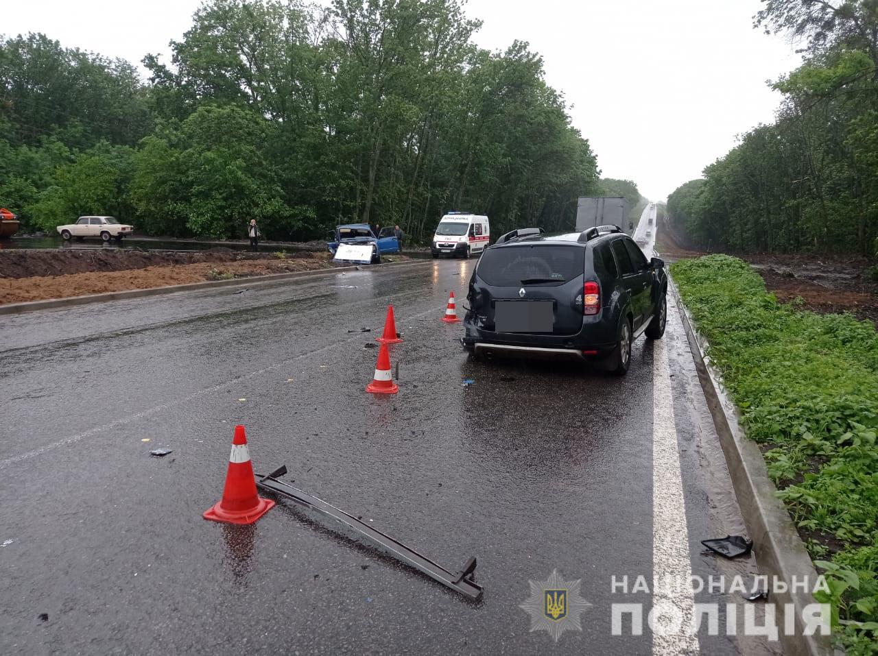В Харьковской области полиция ищет водителя, который совершил смертельное ДТП и скрылся с места происшествия