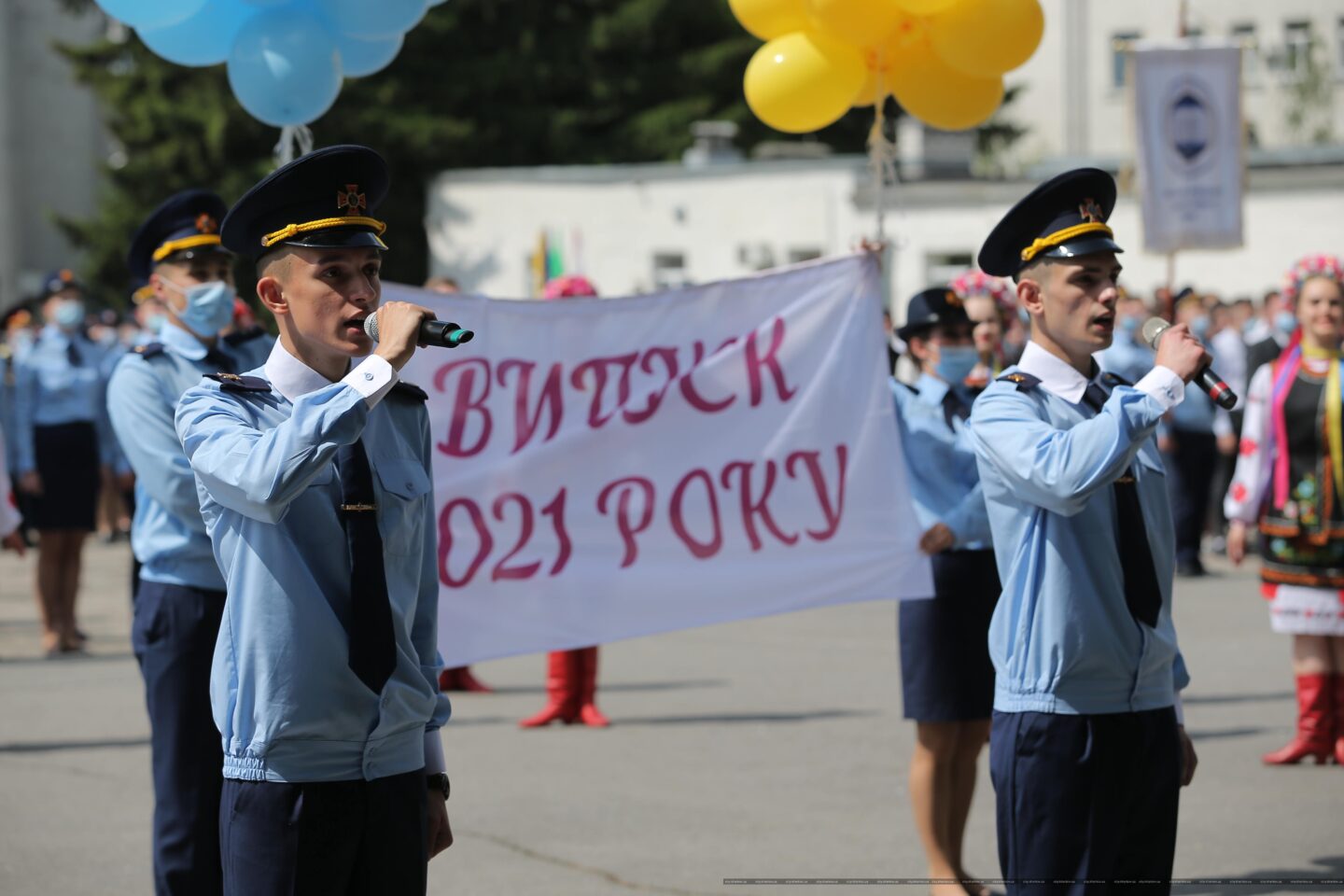 В университете гражданской защиты состоялся выпуск молодых специалистов