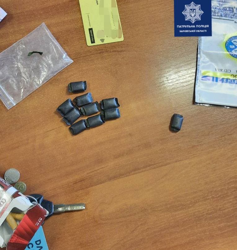 В Харькове патрульные поймали "закладчика"
