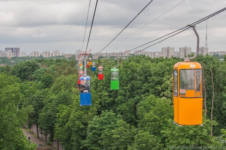 В Харькове парень выпрыгнул из кабинки канатной дороги